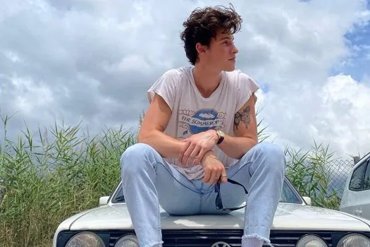 Shawn Mendes posta trecho de videoclipe da sua nova música “Summer of Love”