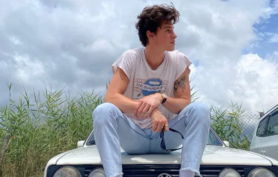 Shawn Mendes posta trecho de videoclipe da sua nova música “Summer of Love”