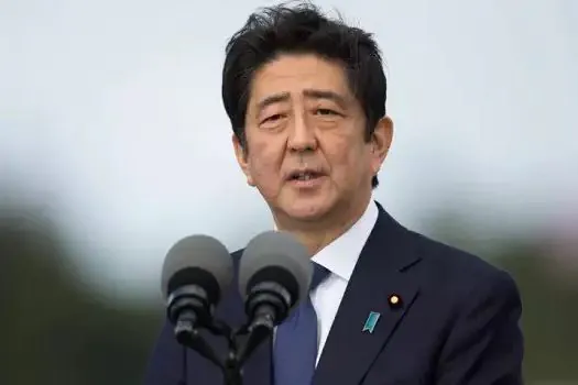 Polícia investiga motivo para o assassinato de Shinzo Abe e admite falhas