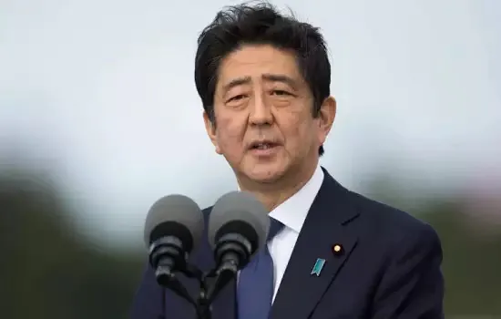 Polícia investiga motivo para o assassinato de Shinzo Abe e admite falhas