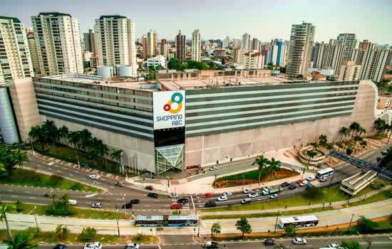 Natal no Shopping ABC preserva tradição e costumes com um toque de magia