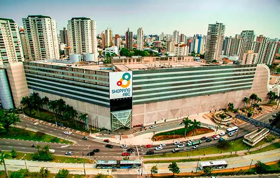 Shoppings do ABC reabrem neste domingo com horário reduzido