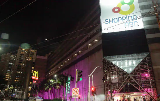 Shopping ABC abraça campanha Outubro Rosa