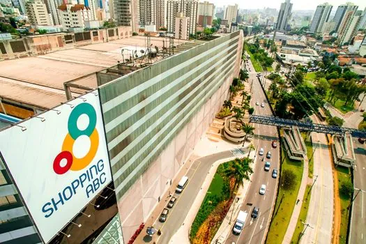 Shoppings do Grande ABC têm horário estendido para compras de fim de ano