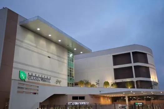 Shopping Granja Vianna exibe o novo sucesso da DC, Besouro Azul, nas telas do Cinemark