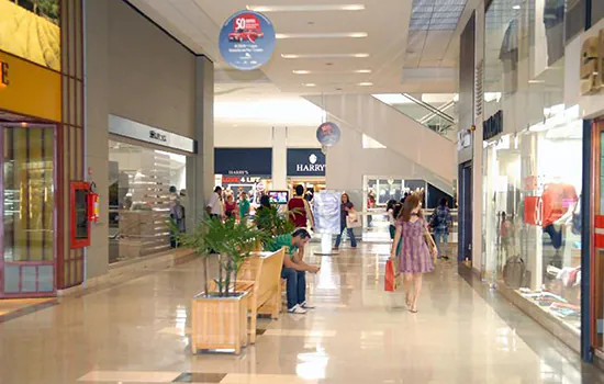 Associação recomenda reduzir horário de funcionamento de shoppings