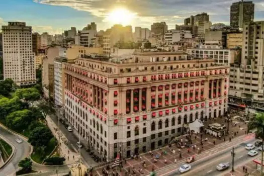 Centro de SP tem exposição de fotografia e artes plásticas sobre a cidade