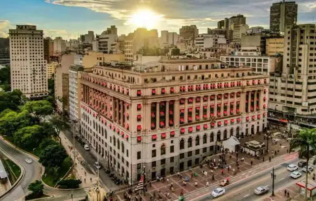 Centro de SP tem exposição de fotografia e artes plásticas sobre a cidade