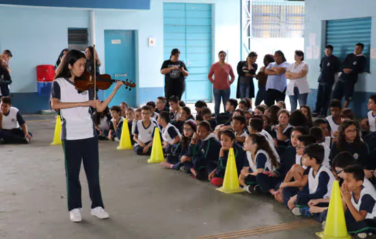 Alunos de Ribeirão Pires fazem show de talentos