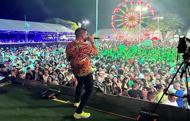 Começa a folia da banda Mambolada na Bahia