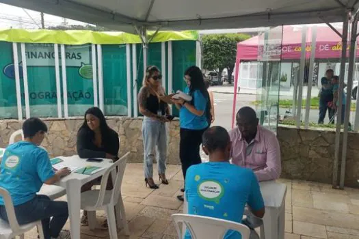 Sicoob UniMais Metropolitana realiza ação na estação do Brás