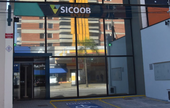 SICOOB firma parceria para empresa adquirir e financiar veículos 0Km