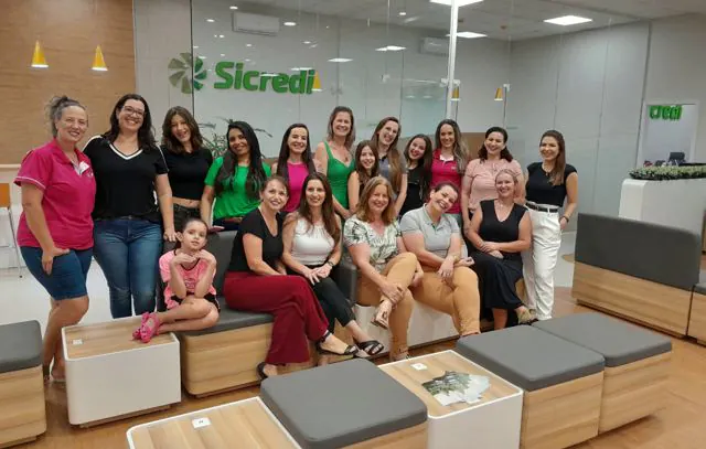 Comitê Mulher da Sicredi Vale do Piquiri Abcd PR/SP realiza diversas ações