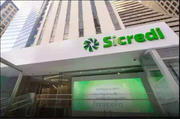 Sicredi está entre as melhores instituições financeiras brasileiras no ranking da Forbes