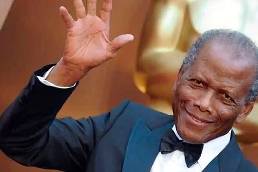 Primeira estrela negra do cinema de Hollywood, Sidney Poitier, morre aos 94 anos