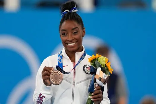 Sinome Biles agradece carinho após anúncio de retorno às competições