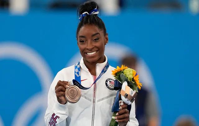 Sinome Biles agradece carinho após anúncio de retorno às competições