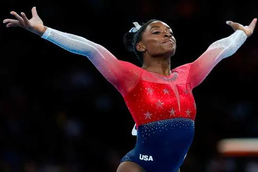 Biles leva 5º título mundial individual geral e Flávia Saraiva é sétima