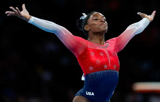 Biles leva 5º título mundial individual geral e Flávia Saraiva é sétima