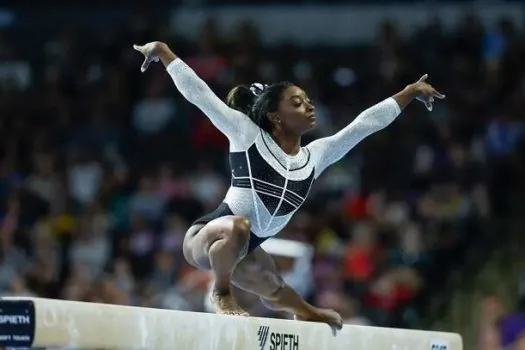 Simone Biles volta a competir após 2 anos e conquista medalha de ouro no US Classic