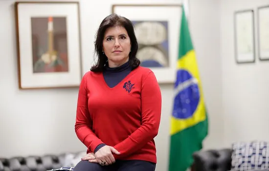 Simone Tebet se diz “honrada com missão”; “centro democrático vai vencer”