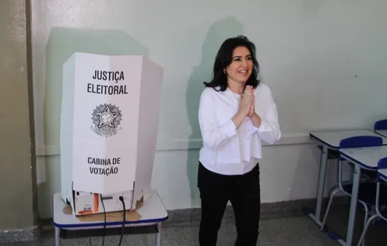 Simone Tebet vota em Campo Grande: ‘Feliz por estar do lado certo’