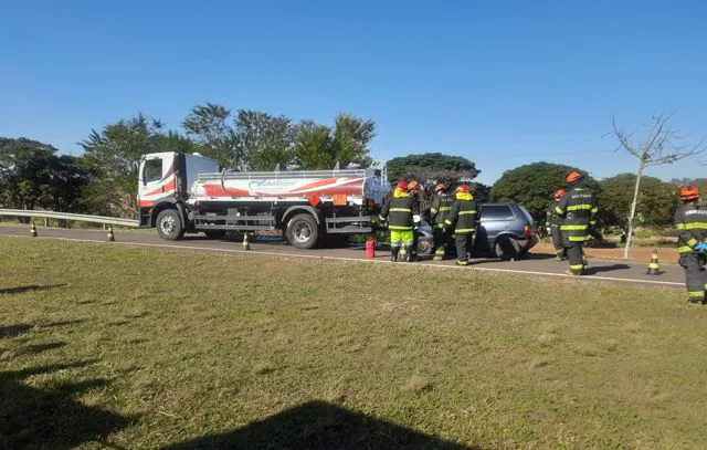 Simulado de acidente com produto perigoso é realizado na Rodovia Marechal Rondon (SP-300)