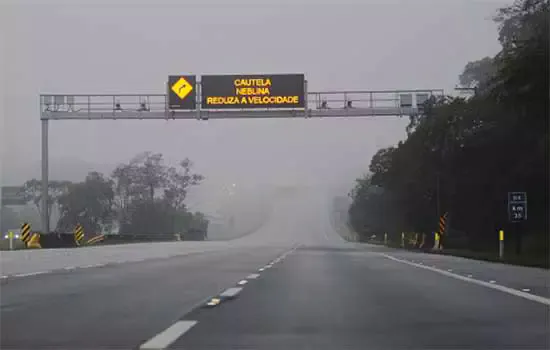 ARTESP alerta sobre baixa visibilidade causada por neblina