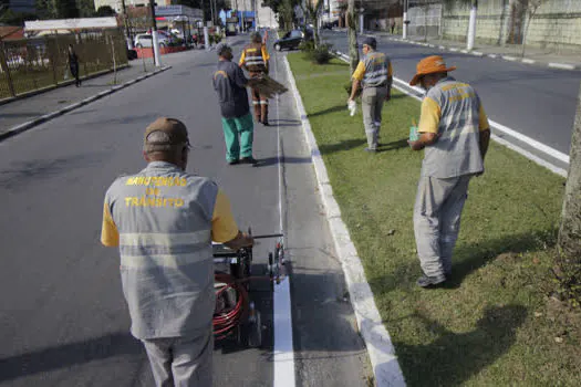 Manutenção da sinalização viária em Ribeirão Pires ganha novo reforço