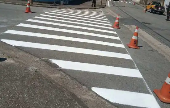 Trânsito de Ribeirão Pires reforça na sinalização viária em áreas escolares de Ouro Fino