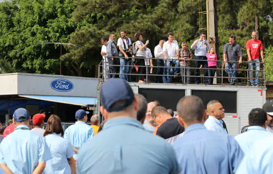 Sindicato faz última assembleia com os trabalhadores na Ford São Bernardo