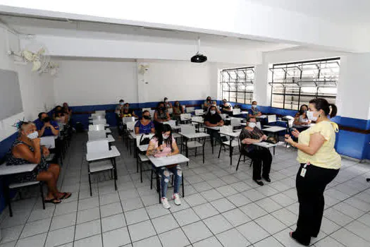 Equipe de limpeza do Singular participa de treinamento com profissionais da FMABC