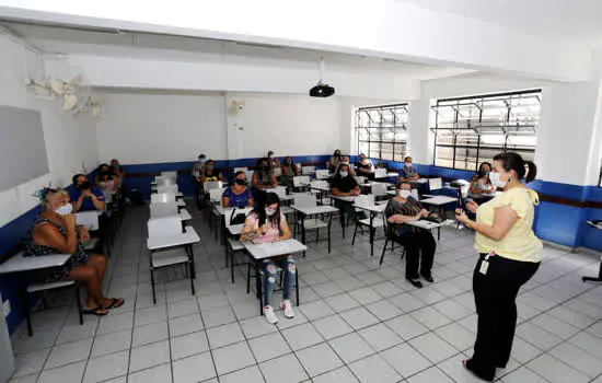 Equipe de limpeza do Singular participa de treinamento com profissionais da FMABC