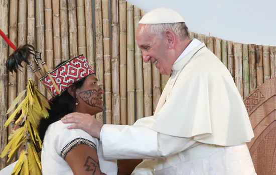 Com missa na Basílica de São Pedro