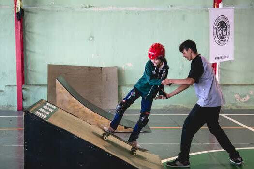 Escola municipal de São Caetano oferece oficina de skate a seus alunos