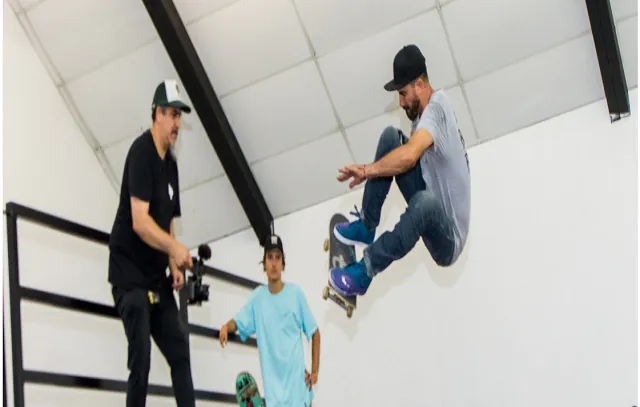 Lenda do skate Bob Burnquist participa de evento multicultural da Funarte