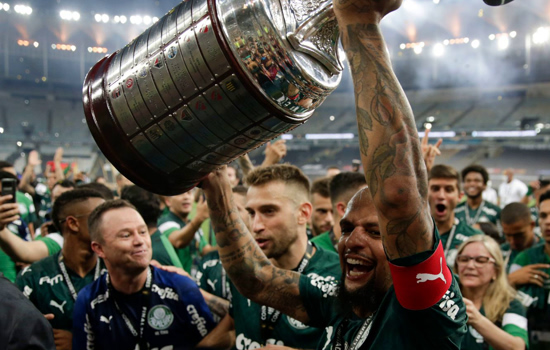 Palmeiras ainda celebra tri da Libertadores e joga com reservas em Cuiabá