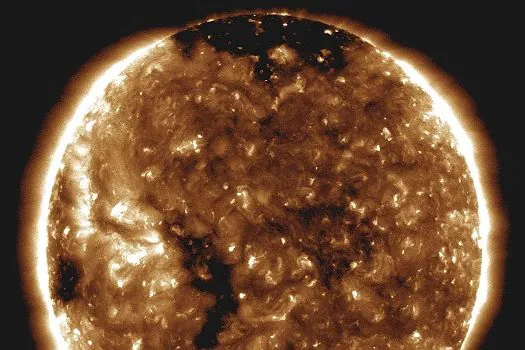 Nasa entra na coroa solar pela primeira vez