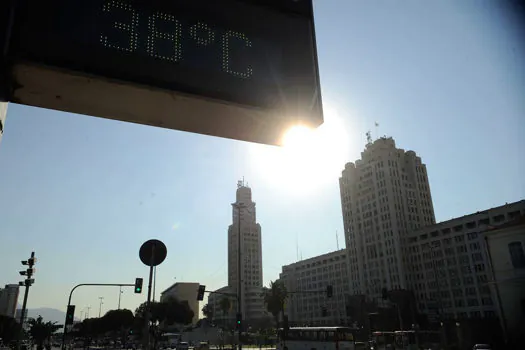 Previsão do Tempo: Manhã de domingo com sol e temperaturas em elevação na capital paulista