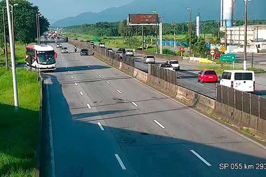 Estradas agora: Descida para litoral tem lentidão nas rodovias Rio-Santos e Mogi-Bertioga