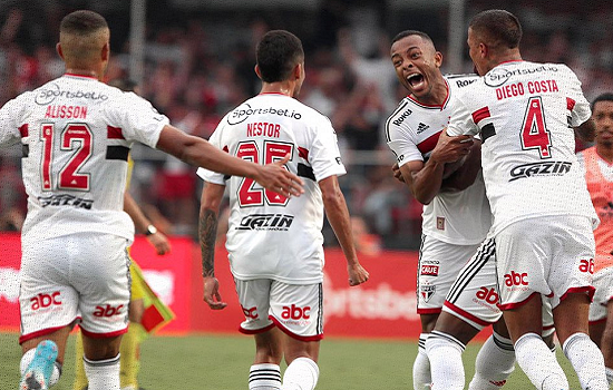 São Paulo elimina o Corinthians e reencontra o Palmeiras na final do Paulistão