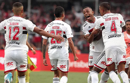 São Paulo elimina o Corinthians e reencontra o Palmeiras na final do Paulistão