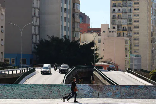 Previsão do Tempo: Cidade de São Paulo amanhece com o céu encoberto