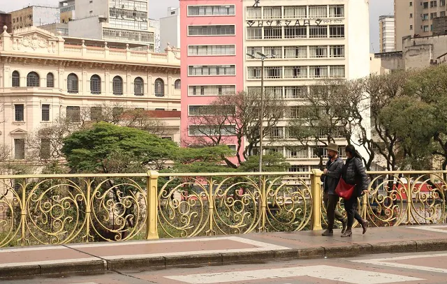 Elite herdeira e igreja dominam imóveis ociosos no centro de SP