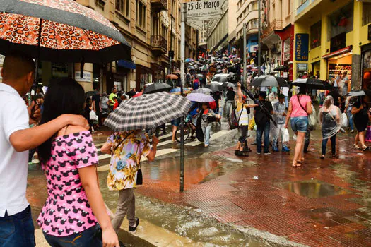 Previsão do Tempo: Segunda-feira com chuva fraca em pontos isolados da capital e Grande SP