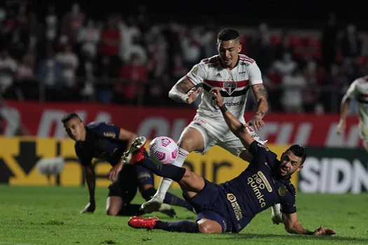 São Paulo e Corinthians colocam tabus à prova na briga por uma vaga na final