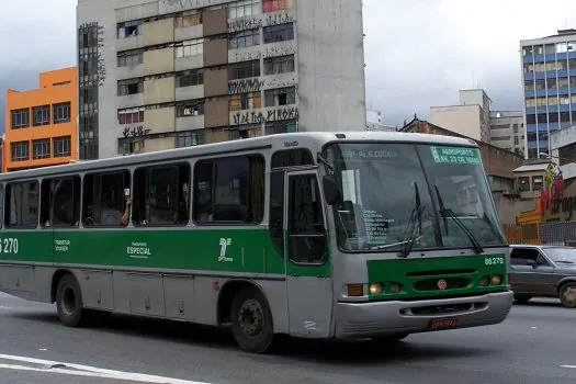 SPTrans realiza desvio de 11 linhas durante içamento de viga