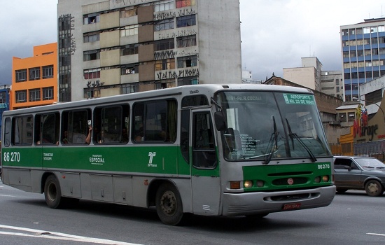 SPTrans realiza desvio de 11 linhas durante içamento de viga