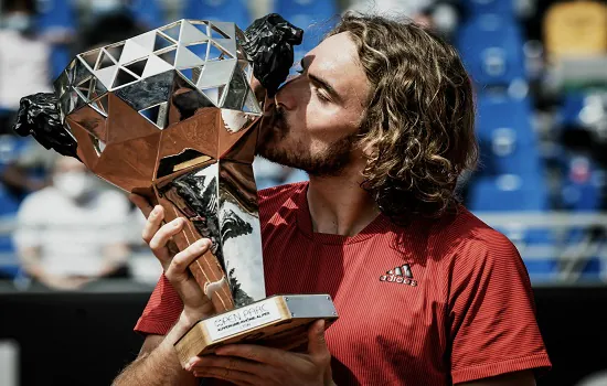 Stefanos Tsitsipas supera empolgado Cameron Norrie e conquista o ATP 250 de Lyon