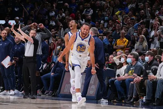 Warriors vencem Nuggets e Curry supera marca de 20 mil pontos na NBA